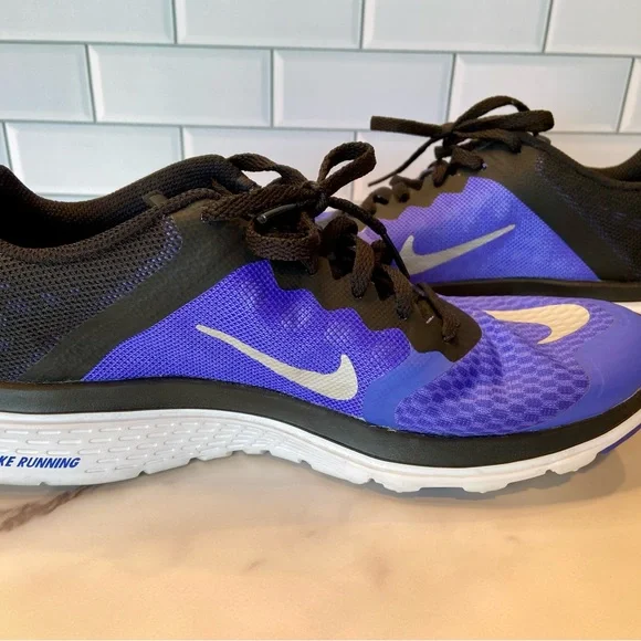 💜 Nike Vibrant Blue and Black Athletic Shoes Sneakers size 8 - Picture 4 of 13